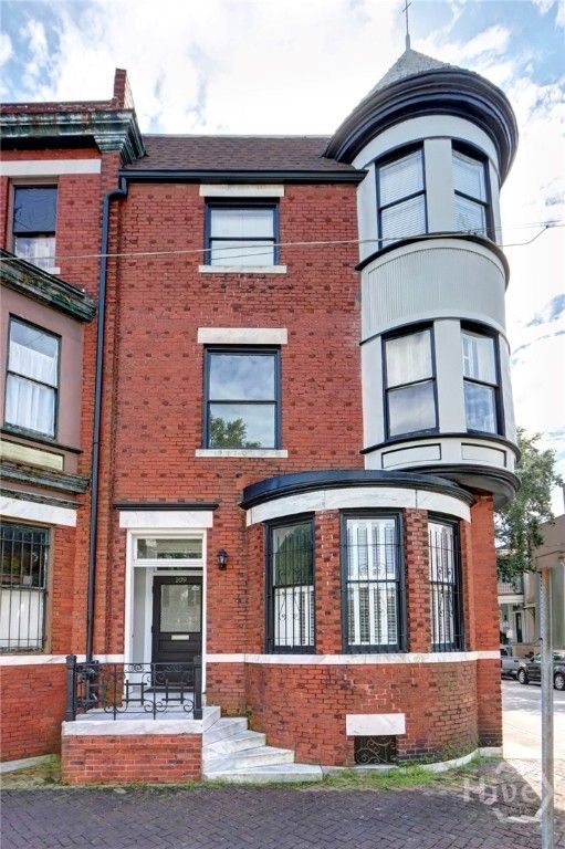 Image 21 of property listing at 109 W Bolton Street A, Savannah, GA 31401