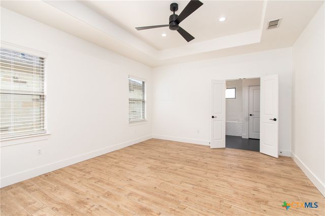 325 OW Lowrey, Salado, TX 76571