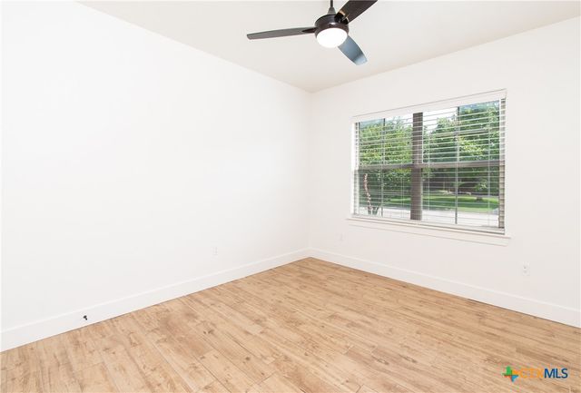 325 OW Lowrey, Salado, TX 76571