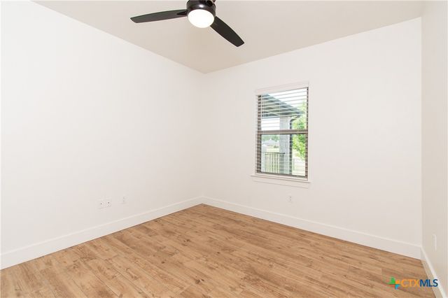 325 OW Lowrey, Salado, TX 76571