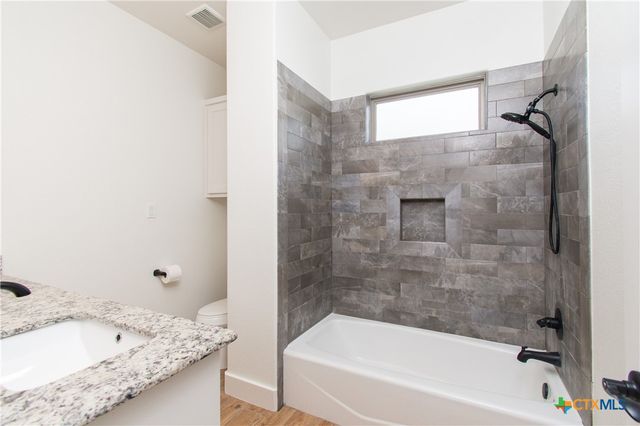 325 OW Lowrey, Salado, TX 76571