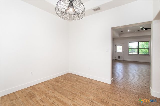 325 OW Lowrey, Salado, TX 76571