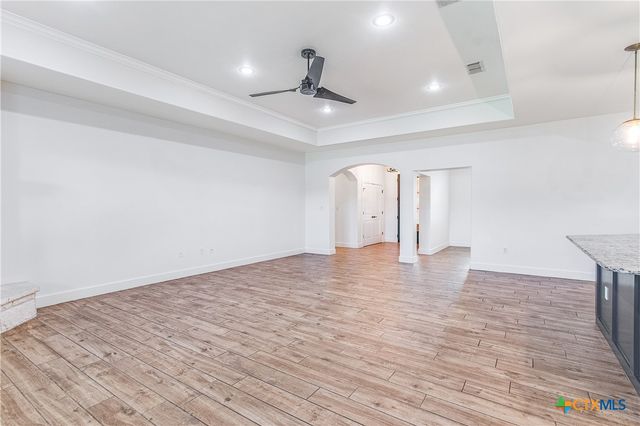 325 OW Lowrey, Salado, TX 76571