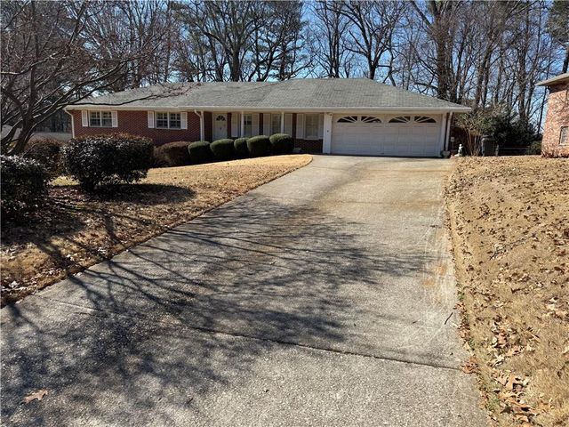 2372 Midvale Circle, Tucker, GA 30084