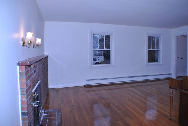 21 Goldsmith Ave, Beverly, MA 01915