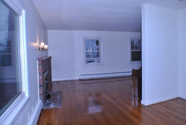 21 Goldsmith Ave, Beverly, MA 01915