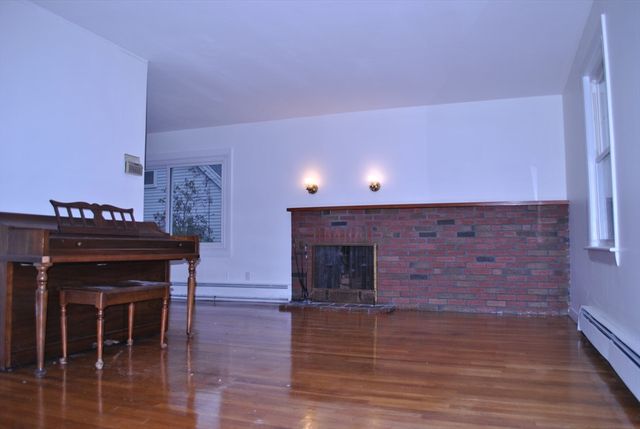 21 Goldsmith Ave, Beverly, MA 01915