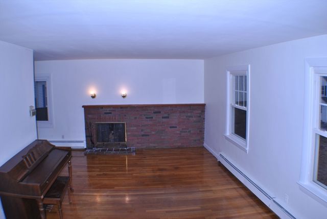 21 Goldsmith Ave, Beverly, MA 01915