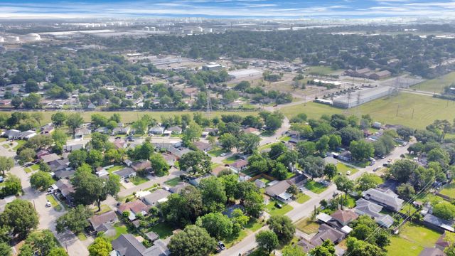 2707 Mcnay Drive, Pasadena, TX 77506