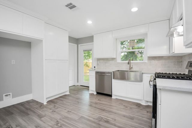 2707 Mcnay Drive, Pasadena, TX 77506