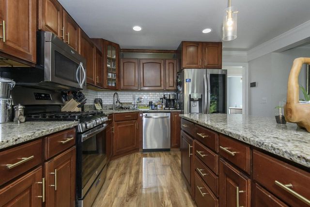 1333 N Riverline DRIVE, Oconomowoc, WI 53066