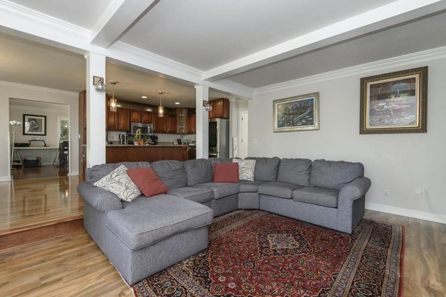 1333 N Riverline DRIVE, Oconomowoc, WI 53066
