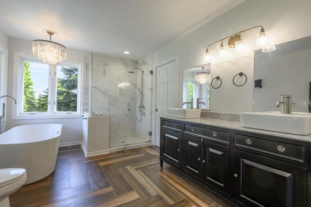 1333 N Riverline DRIVE, Oconomowoc, WI 53066