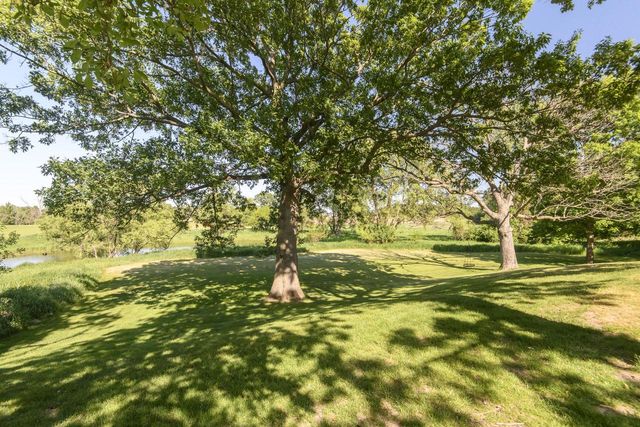 1333 N Riverline DRIVE, Oconomowoc, WI 53066