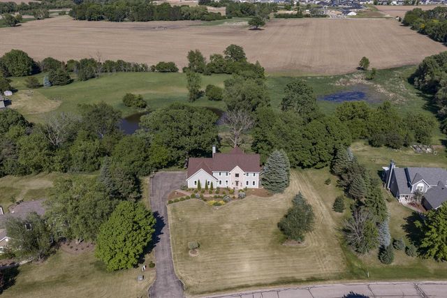 1333 N Riverline DRIVE, Oconomowoc, WI 53066