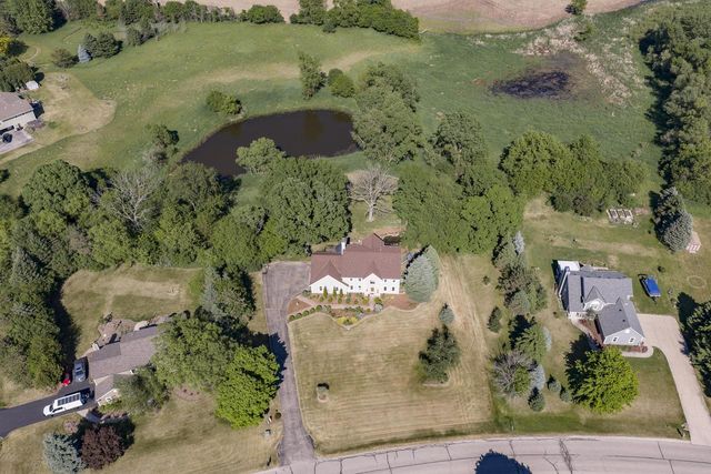 1333 N Riverline DRIVE, Oconomowoc, WI 53066