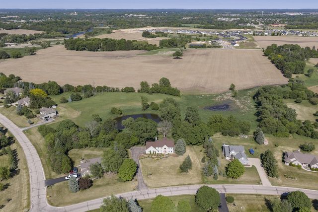 1333 N Riverline DRIVE, Oconomowoc, WI 53066
