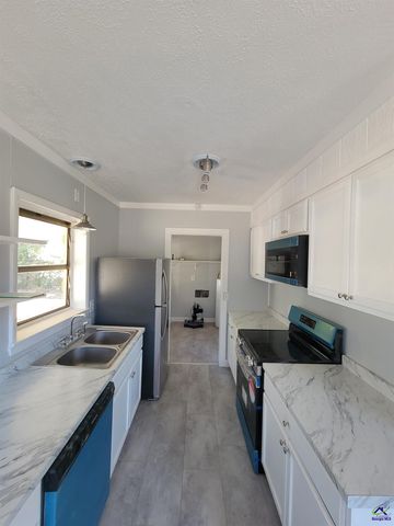 161 E Cherry Street, Cochran, GA 31014