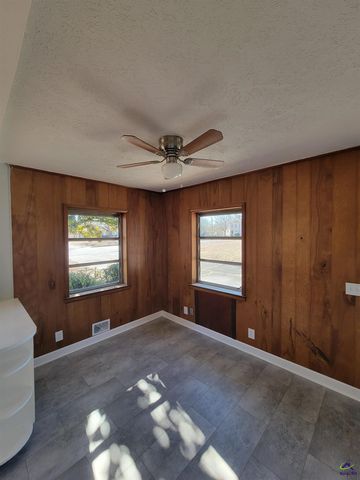 161 E Cherry Street, Cochran, GA 31014