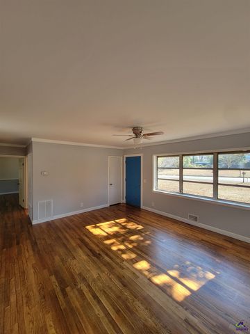 161 E Cherry Street, Cochran, GA 31014