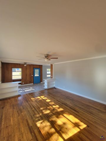 161 E Cherry Street, Cochran, GA 31014