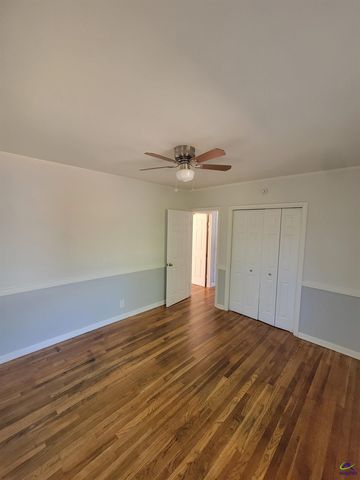 161 E Cherry Street, Cochran, GA 31014