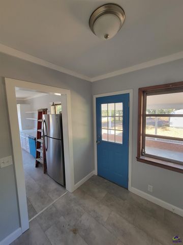 161 E Cherry Street, Cochran, GA 31014