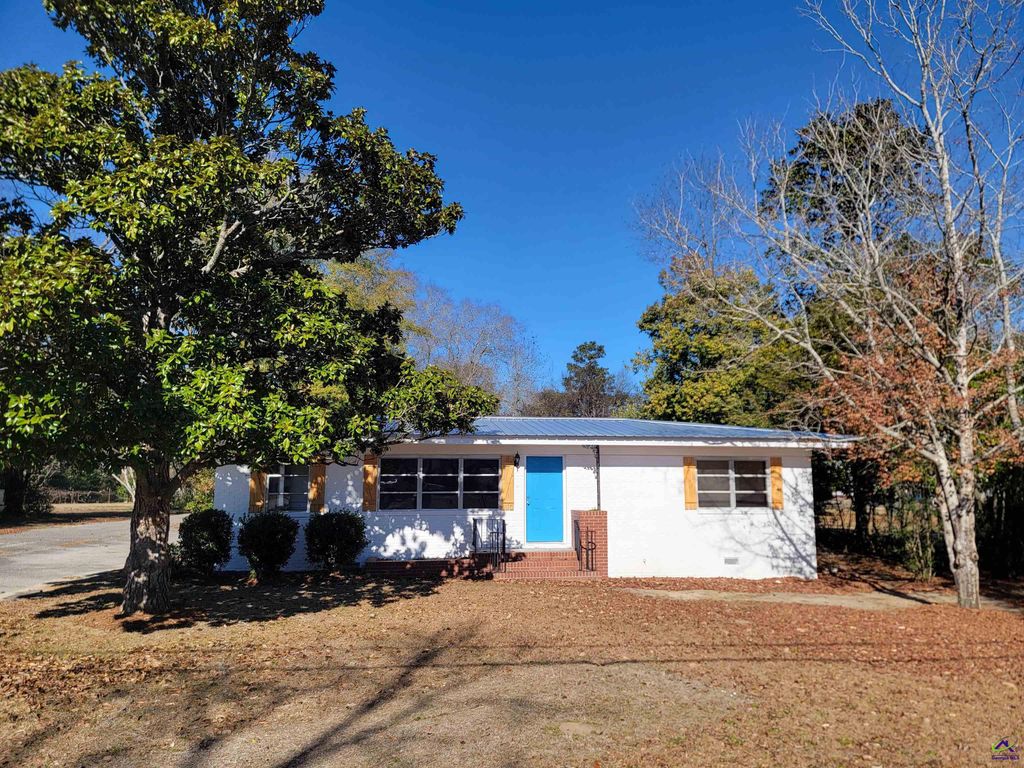 161 E Cherry Street, Cochran, GA 31014