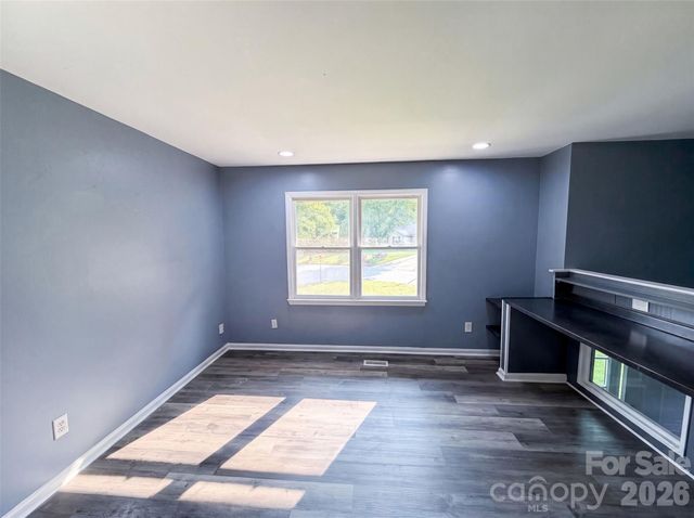 5601 Beaconsfield Road, Charlotte, NC 28214