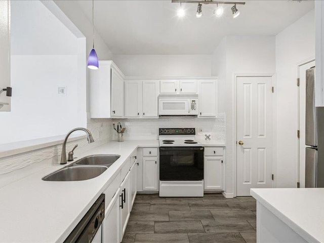 2407 Curry LOOP A, Round Rock, TX 78664