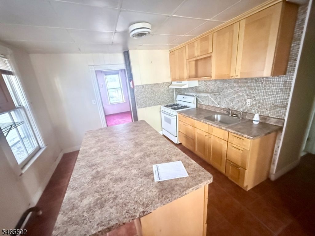 478 Walnut St, Elizabeth City, NJ 07201 — photo 4
