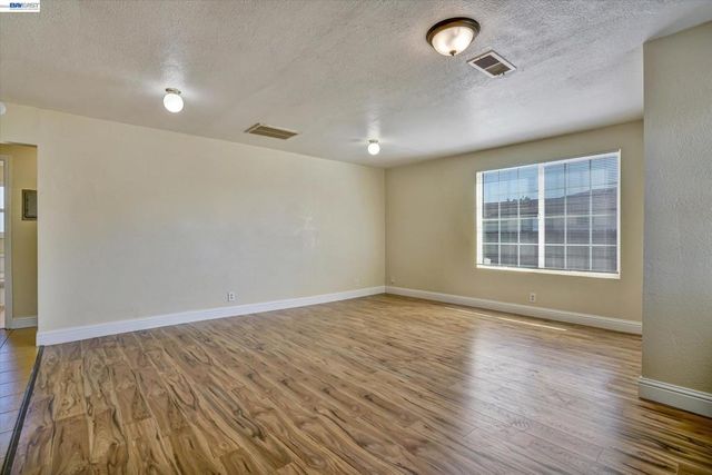 20332 Haviland Ave, Hayward, CA 94541