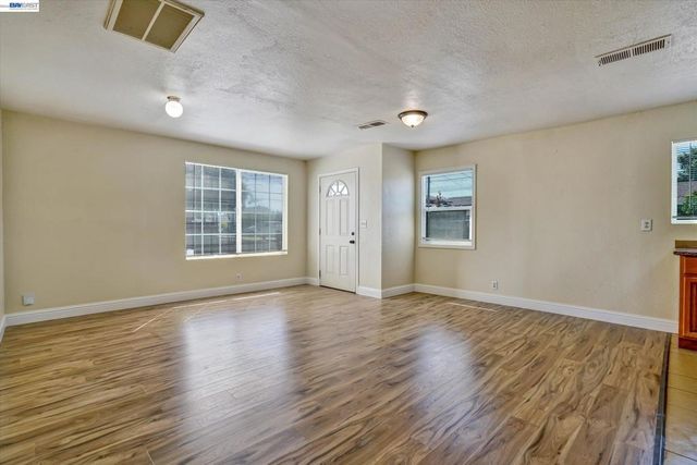 20332 Haviland Ave, Hayward, CA 94541