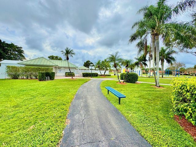 1415 SW 110th Way 1415, Davie, FL 33324