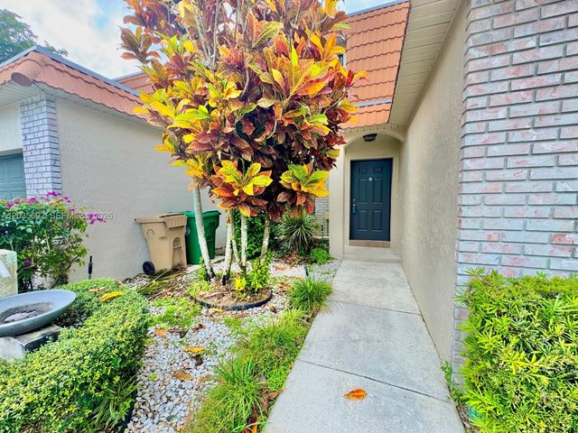 1415 SW 110th Way 1415, Davie, FL 33324