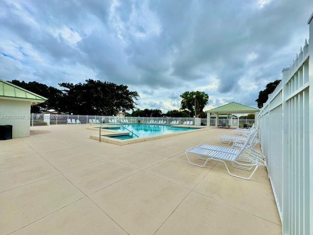 1415 SW 110th Way 1415, Davie, FL 33324