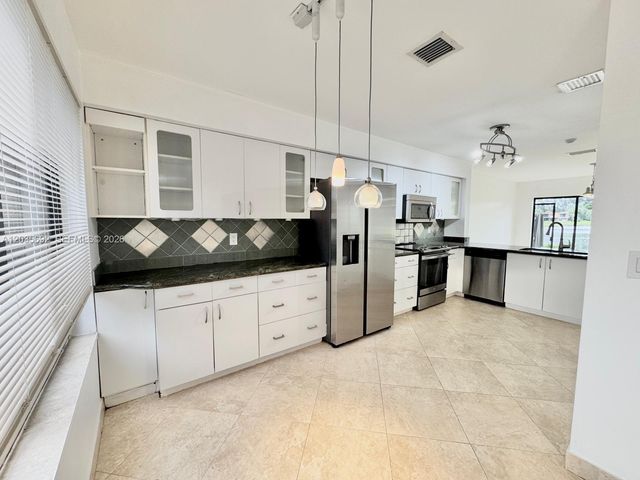 1415 SW 110th Way 1415, Davie, FL 33324