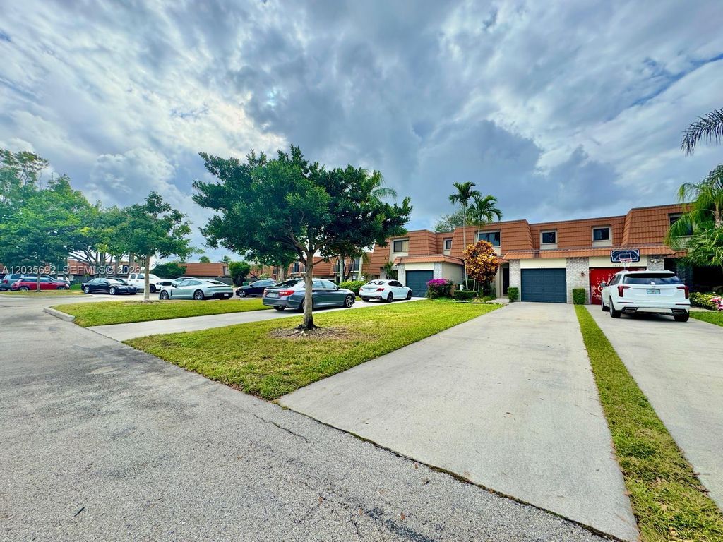1415 SW 110th Way 1415, Davie, FL 33324