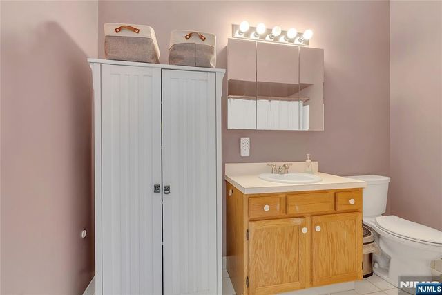 5320 Richmond Road, West Milford, NJ 07480