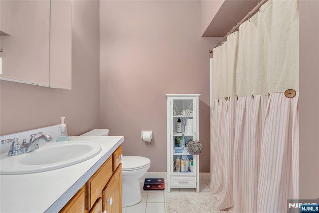 5320 Richmond Road, West Milford, NJ 07480