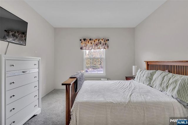 5320 Richmond Road, West Milford, NJ 07480