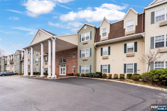 5320 Richmond Road, West Milford, NJ 07480