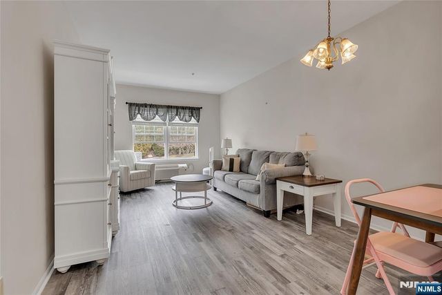 5320 Richmond Road, West Milford, NJ 07480