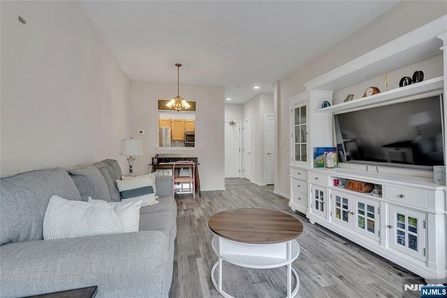 5320 Richmond Road, West Milford, NJ 07480