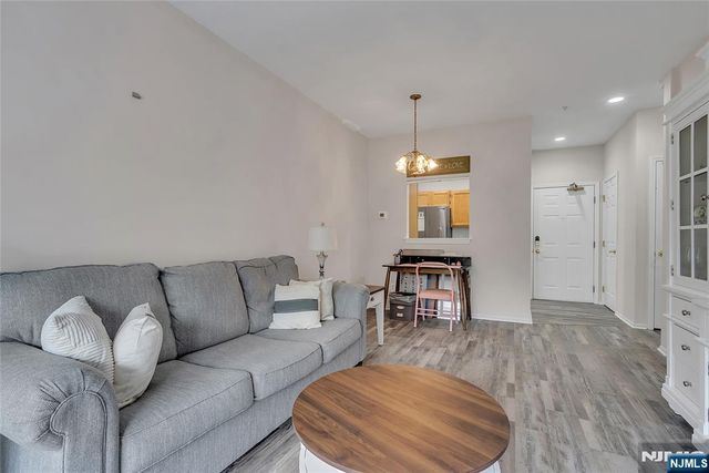 5320 Richmond Road, West Milford, NJ 07480