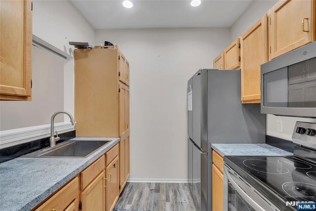 5320 Richmond Road, West Milford, NJ 07480