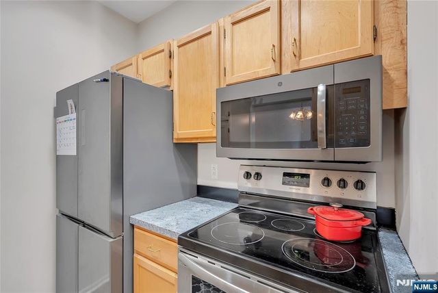 5320 Richmond Road, West Milford, NJ 07480