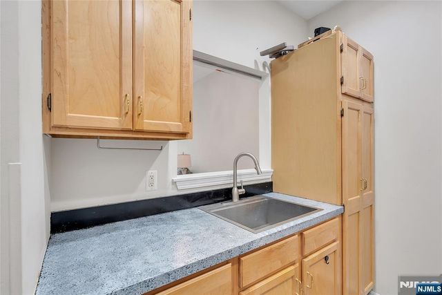 5320 Richmond Road, West Milford, NJ 07480