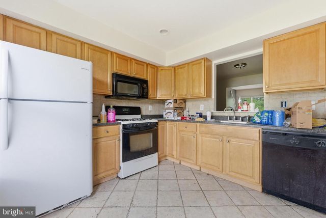 27 VILLANOVA CT, Sicklerville, NJ 08081