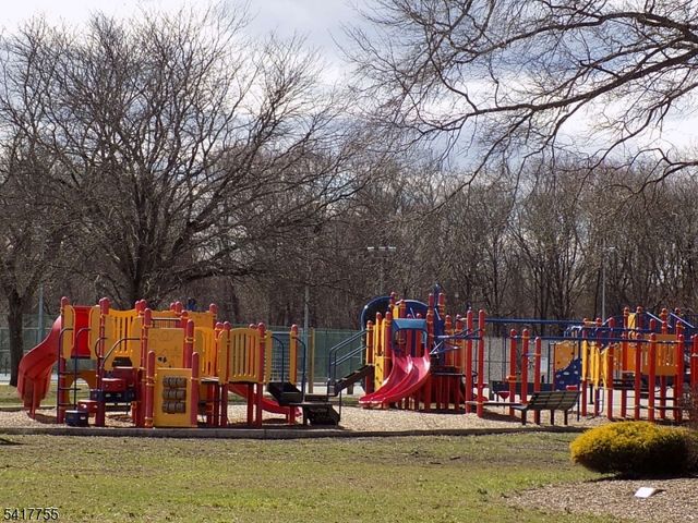 9 Baxter Pl, Pequannock Twp., NJ 07440